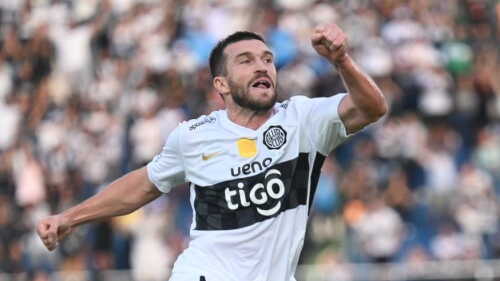 Debut de ensueño: Tim Payne marcó un golazo en la goleada de Olimpia y agradeció al pueblo paraguayo