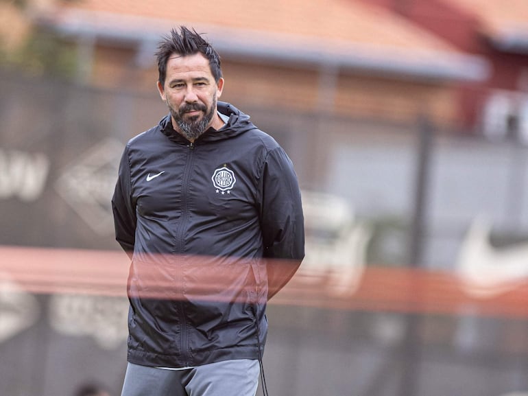 Pablo "Vitamina" Sánchez en un entrenamiento de Olimpia